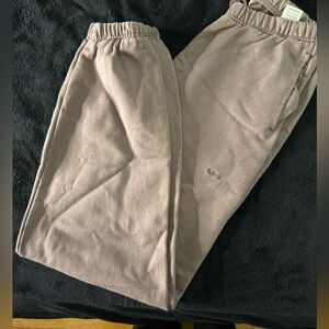 ARITZIA TNA Extra Af fleece sweatpants